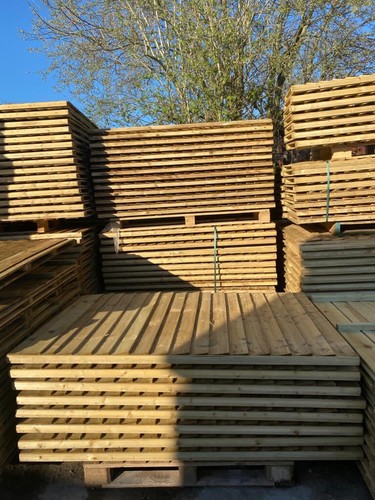 Pressure treated feather edge - pressure,